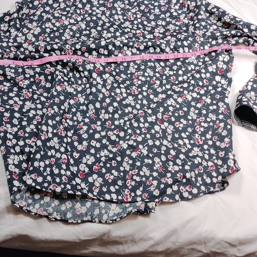 Chaps women's long sleeved button down blouse size 3X - Picture 9 of 10